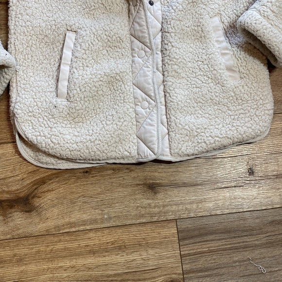 Abercrombie & Fitch Soft Collection Teddy Sherpa Jacket - Picture 8 of 8